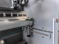 MÁY CHẤN THỦY LỰC 3200MM 250T IR-3200/250TH IRONWOOD 9867