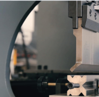 MÁY CHẤN THỦY LỰC 3200MM 250T IR-3200/250TH IRONWOOD 9870